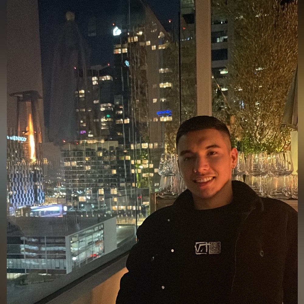 Meet your Posher, Diego
